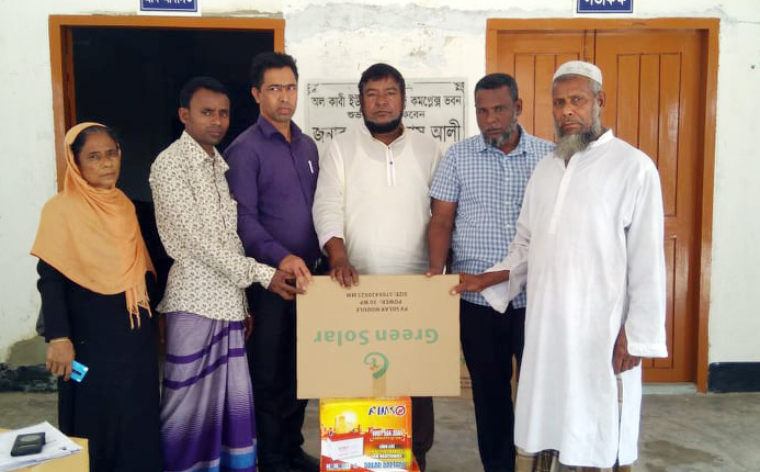 বিশ্বনাথের অলংকারী ইউনিয়নে সোলার প্যানেল বিতরণ