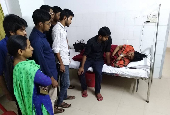 গণ বিশ্ববিদ্যালয় ছাত্র-শিক্ষিকার ছবি ভাইরাল করার পেছনে ‘অন্য ঘটনা’ !