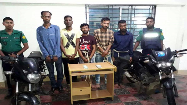 সিলেট সেনা সদস্যের লুণ্ঠিত টাকাসহ ৫ ছিনতাইকারী গ্রেপ্তার