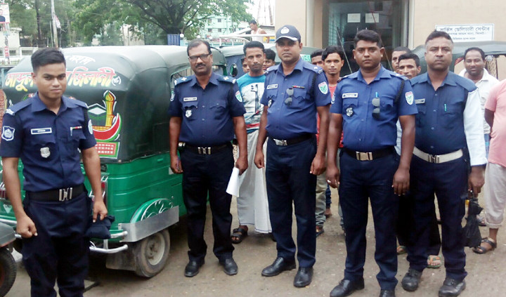 গোলাপগঞ্জে পুলিশের অভিযান, ২৫ গাড়ি আটক, ২৭টি মামলা