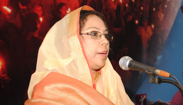 নারী ছাড়া পুরুষ আর পুরুষ ছাড়া নারী চলতে পারে না