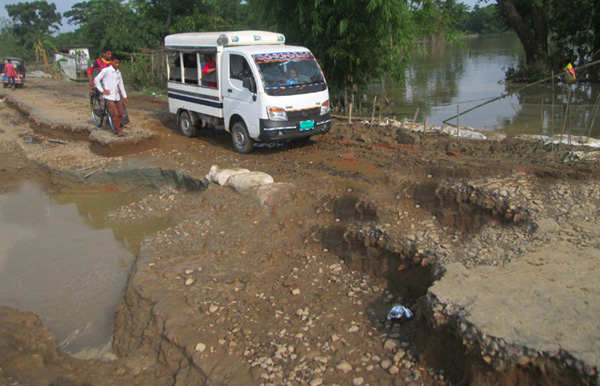 জকিগঞ্জে বাড়ছে দুর্ভোগ , কমছে পানি