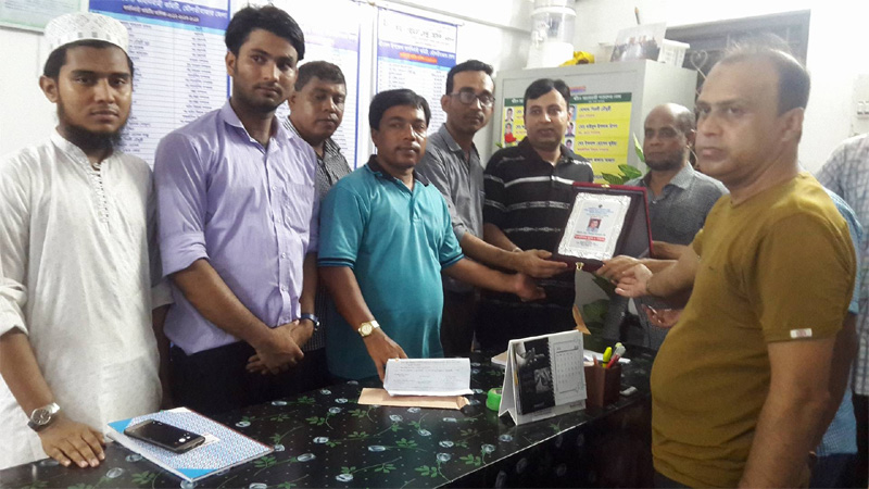 শ্রীমঙ্গলে আমেরিকা প্রবাসী ইবাদুর রহমানকে আসক ফাউন্ডেশনের সম্মাননা প্রদান