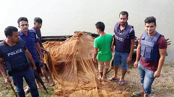 তাহিরপুরে লক্ষাধিক টাকা কোনা জাল আটক করেছে পুলিশ