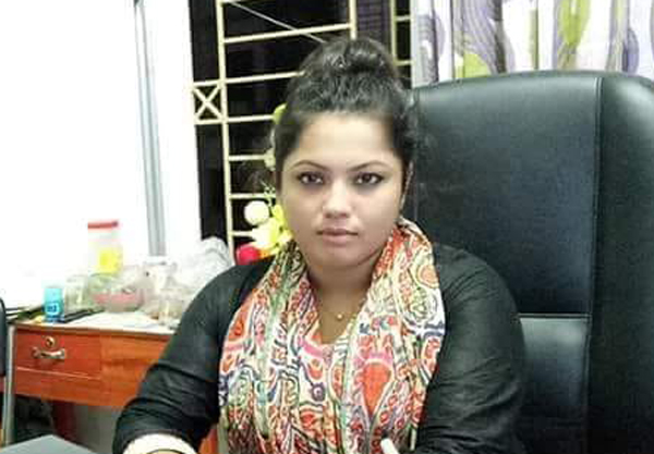 বাসার সামনে নারী সাংবাদিককে কুপিয়ে হত্যা