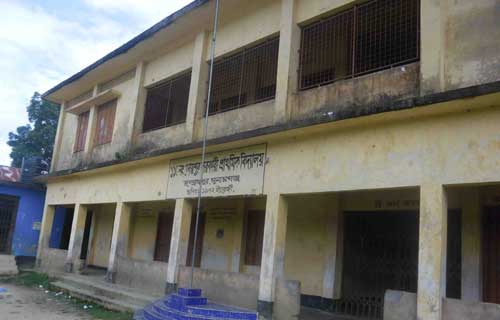 জগন্নাথপুরে সরকারি স্কুলে শিক্ষকদের অনিয়মে পাঠদান বিঘ্নিত