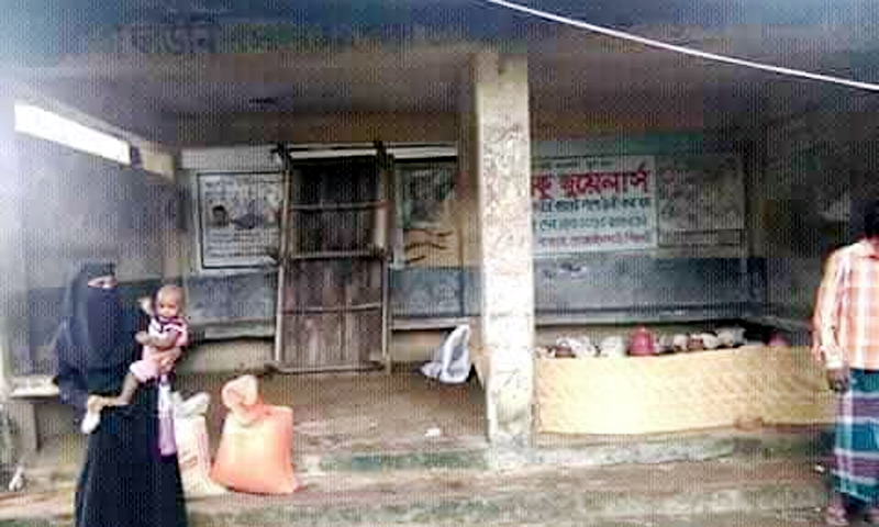 গোয়াইনঘাটে যাত্রী ছাউনী দখল, চলছে মুরগের মেলা