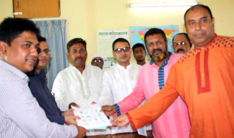 গোলাপগঞ্জে পৌরসভার মেয়র উপ-নির্বাচনে প্রতীক বরাদ্দ সম্পন্ন