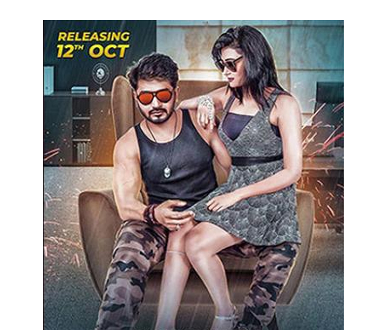 চলছে ‘দেবী’ ও ‘নায়ক’