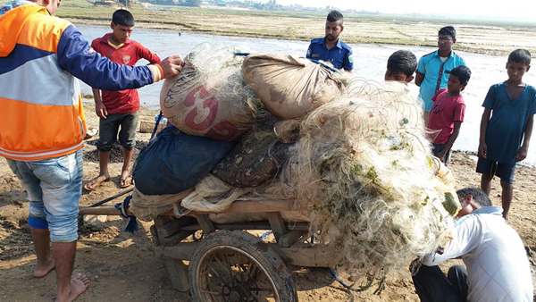 টাংগুয়ার হাওরে অভিযানে দু লক্ষাধিক টাকার জাল জব্ধ