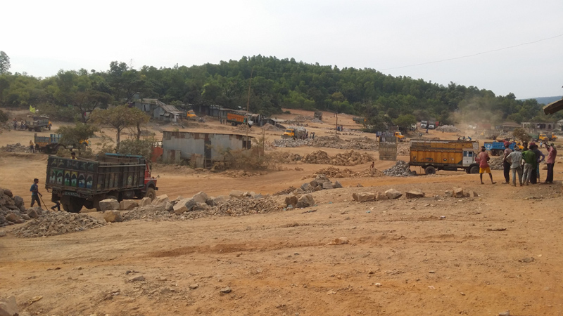 জাফলংয়ের বনাঞ্চলের মালিকানা নিয়ে মূখোমূখি : ফায়দা লুঠছে তৃতীয় পক্ষ