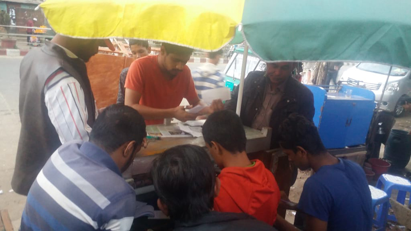 নগরীর সন্ধ্যাবাজারে প্রকাশ্যে চলছে পুলিশের সোর্স ডালিমের তীর জুয়া