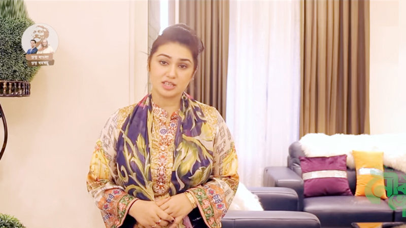 নৌকায় ভোট চাইলেন অপু বিশ্বাস