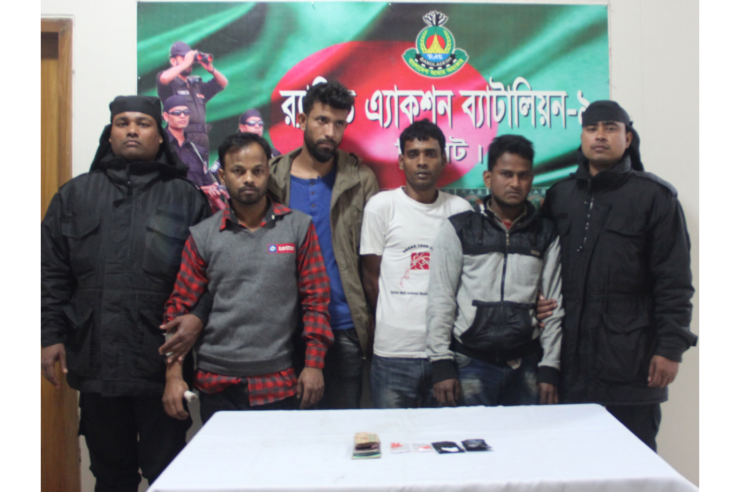 নগরীর সোবহানীঘাটে ইয়াবাসহ আটক ৪