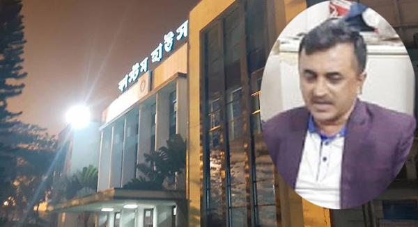 ঘুষের ৬ লাখ টাকাসহ রাজস্ব কর্মকর্তা হাতেনাতে ধরা