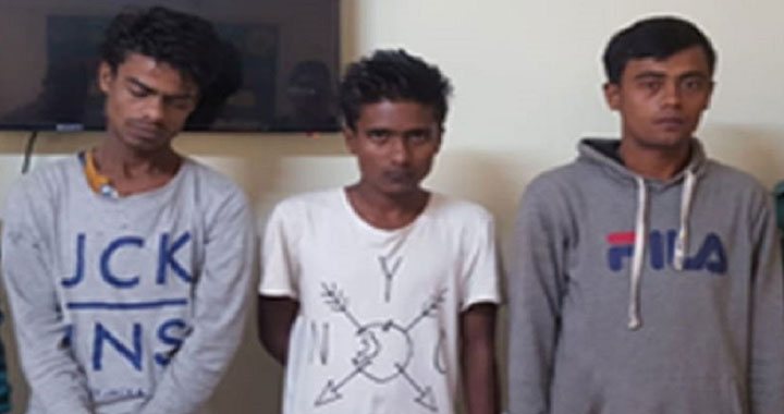 কাজিরবাজারে অস্ত্রসহ ৩ ছিনতাইকারী আটক
