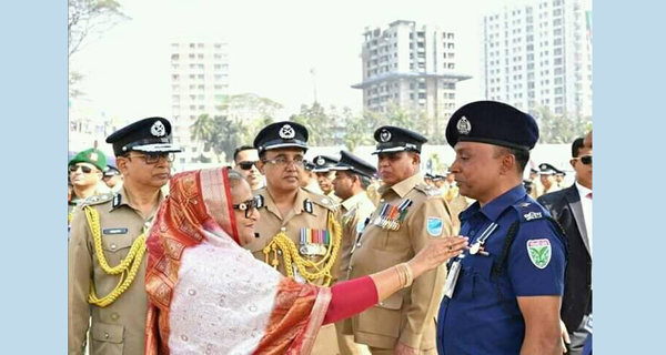 জগন্নাথপুর থানার সেকেন্ড অফিসার হাবিবের (পিপিএম)পদক গ্রহণ