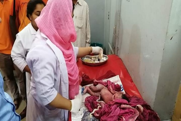 লাউয়াছড়া থেকে নবজাতক উদ্ধার