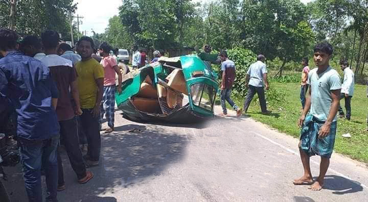 কুলাউড়ায় ট্রেন ও বাস দুর্ঘটনার পর সিএনজির মুখোমুখি সংঘর্ষে একজন নিহত