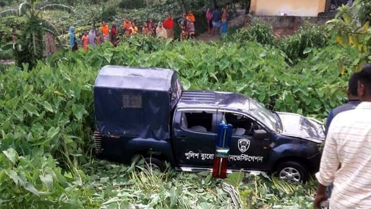 পুলিশের গাড়িচাপায় ৩ নারী গার্মেন্টকর্মী নিহত