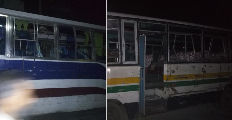 নারায়ণগঞ্জে থু থু ফেলায় ৫০টি গাড়ি ভাঙচুর