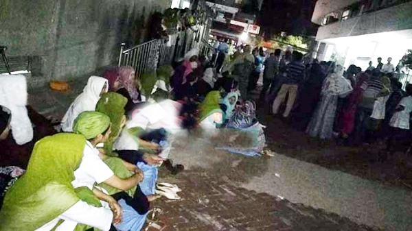 মেয়াদোত্তীর্ণ ইনজেকশনে আপত্তি, নার্সকে পেটাল ফার্মেসির লোক