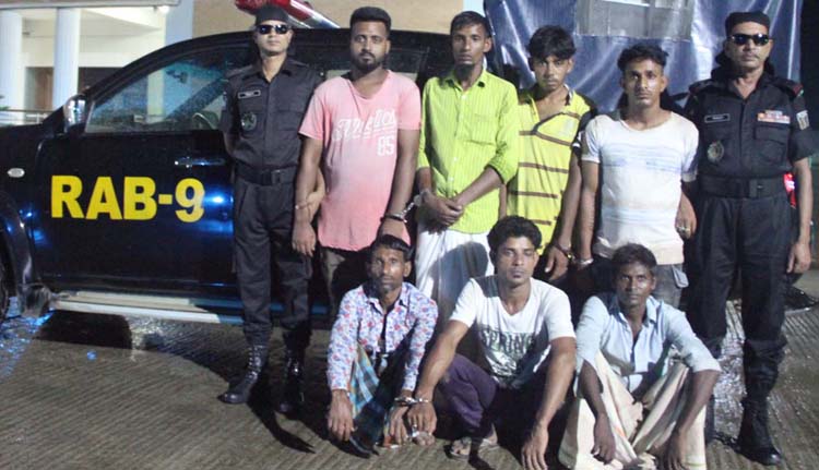 নগরীর চালিবন্দর থেকে ৭ জুয়াড়ি গ্রেপ্তার