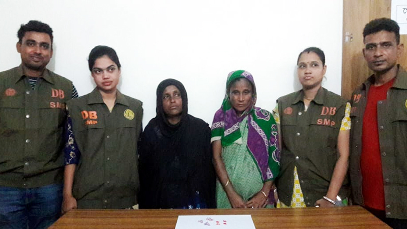 দক্ষিণ সুরমায় ডিবি পুলিশের অভিযানে ইয়াবাসহ দুই নারী আটক