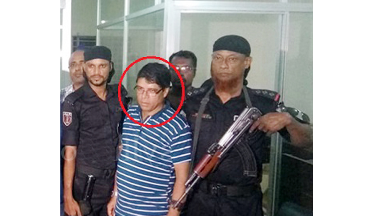 অনলাইনে ‘প্রতারণা’ নগরীর জিন্দাবাজার থেকে র‍্যাবের হাতে আটক ১