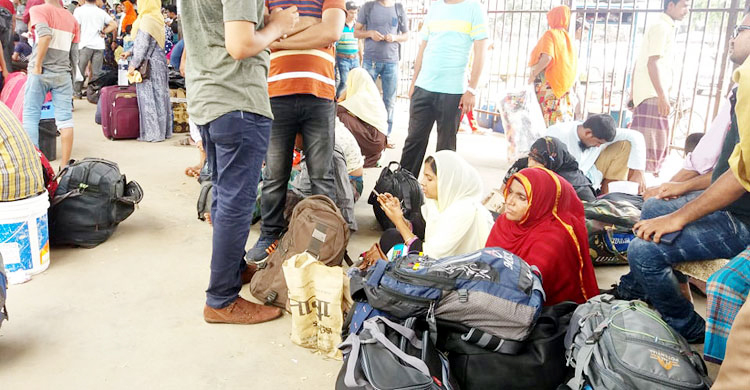ট্রেন সিডিউলে ভয়াবহ বিপর্যয়, যাত্রীদের ভোগান্তি চরমে