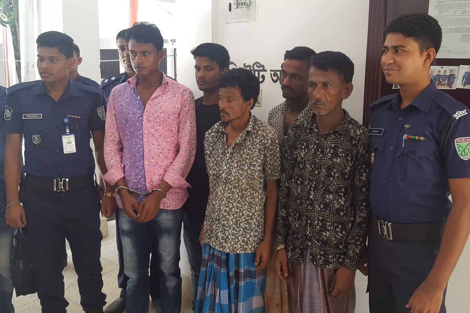 গোয়াইনঘাটে মাদক বিরোধী অভিযানে তিনজনসহ গ্রেপ্তার ৫