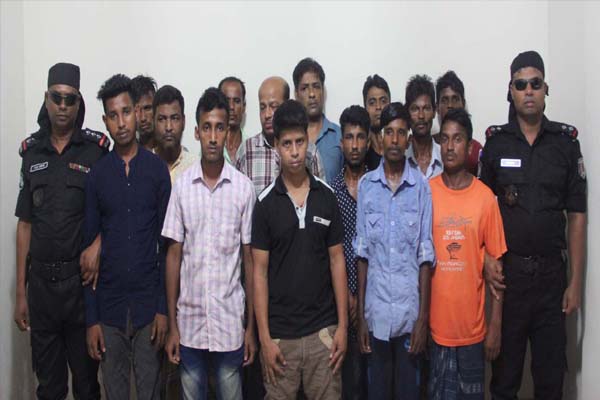 নগরীর তালতলা থেকে ১৮ জুয়াড়ি গ্রেপ্তার