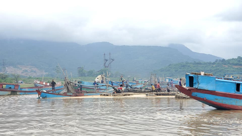 কোম্পানীগঞ্জে বালুর কারবারীদের লোলুপ দৃষ্টি এখন ‘বাংকারে’