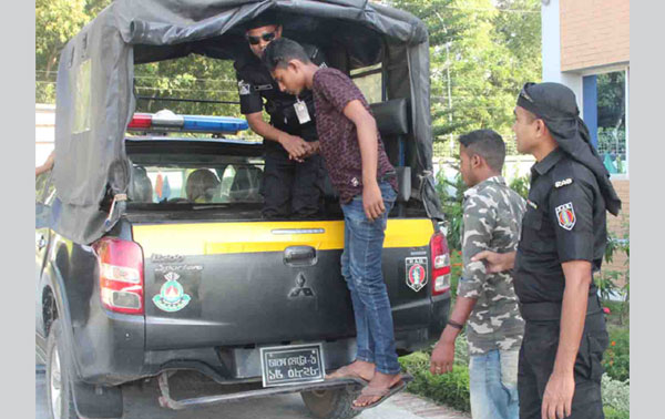 গোয়াইনঘাটে দুই মাদক ব্যবসায়ী র‍্যাবের হাতে গ্রেফতার