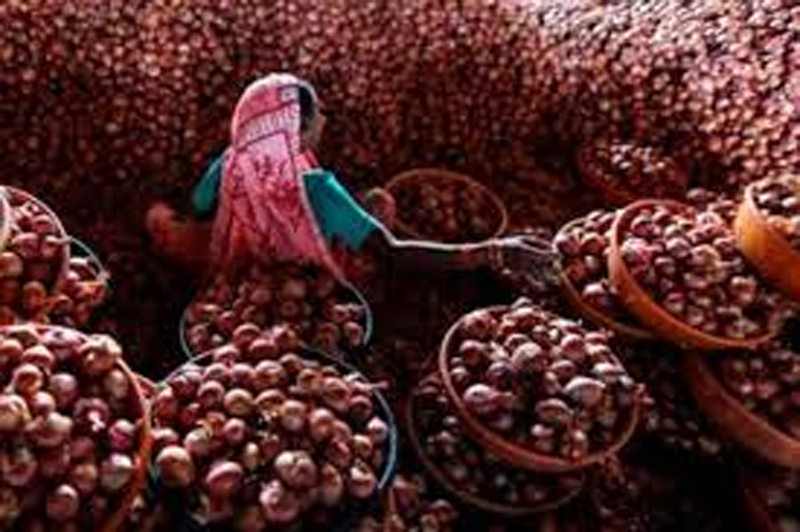 সিলেটের পেঁয়াজের বাজার ১৫ বেপারীর নিয়ন্ত্রণে