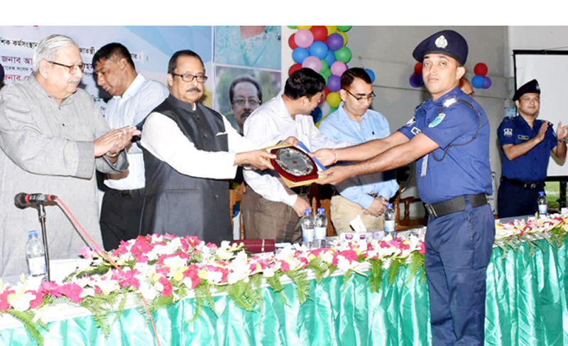 গোয়াইনঘাট থানার এসআই যীশু দত্ত পুরস্কৃত