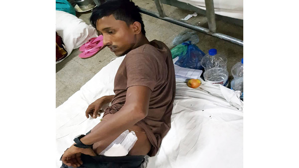 এয়ারপোর্টে ভাইয়ের বাসা দখল করতে হামলা, নারীসহ আহত ৩