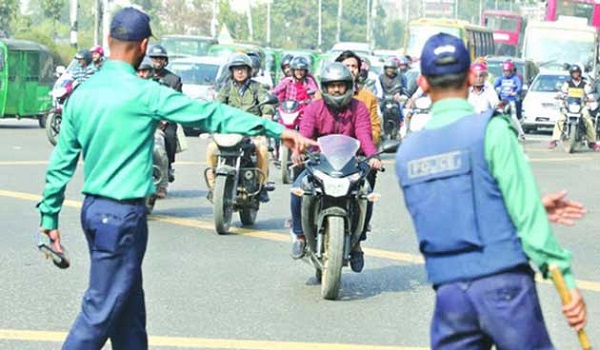 সড়কে ১১ অপরাধে ওয়ারেন্ট ছাড়াই গ্রেফতার