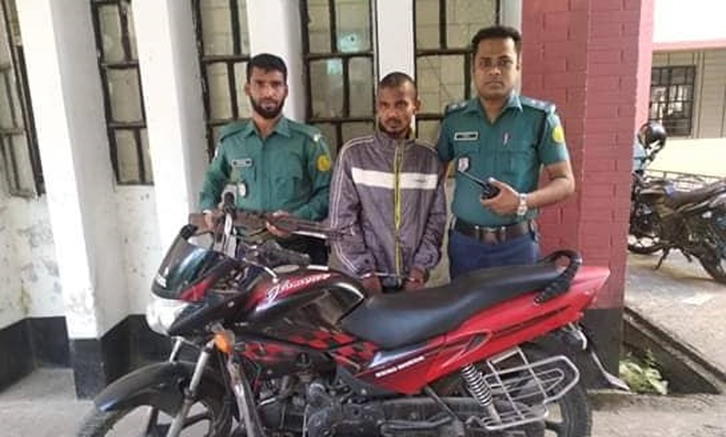 নগরীতে চোরাই মোটরসাইকেল উদ্ধার, চোর গ্রেপ্তার