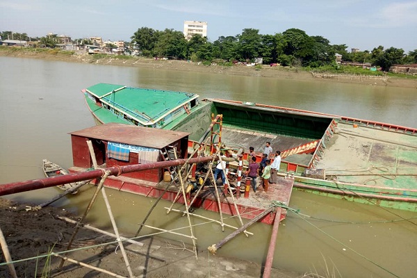 সিলেটে অবৈধ বালু উত্তোলনকারীদের বিরুদ্ধে অভিযান