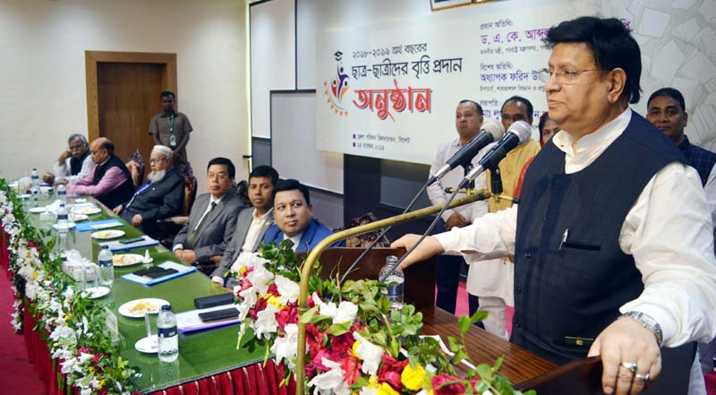 বঙ্গবন্ধুর স্বপ্নের সোনার বাংলা গড়তে নিজেদের সোনার মানুষ হতে হবে: পররাষ্ট্রমন্ত্রী