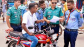 নগরীতে সড়ক পরিবহন আইনে প্রথম দিনে ট্রাফিকের ৪০টি মামলা