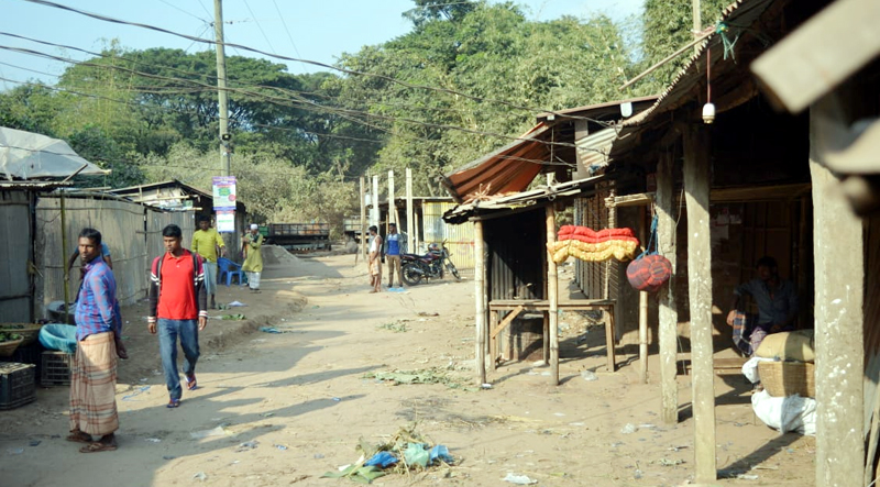 গোয়াইনঘাটে কোপার বাজারে জমির দখল নিতে মামলাবাজ হাফসা বেপরোয়া