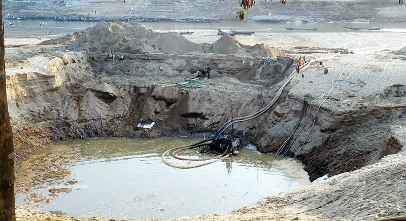 কানাইঘাট লোভাছড়া কোয়ারীতে চলছে ধ্বংসলীলা! রহস্যজনক কারণে নিরব প্রশাসন