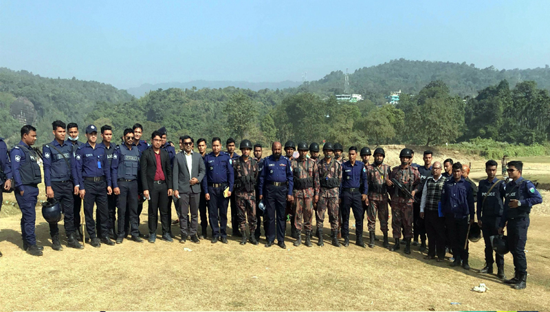 জাফলংয়ে টাস্কফোর্সের অভিযান: জরিমানা আদায়