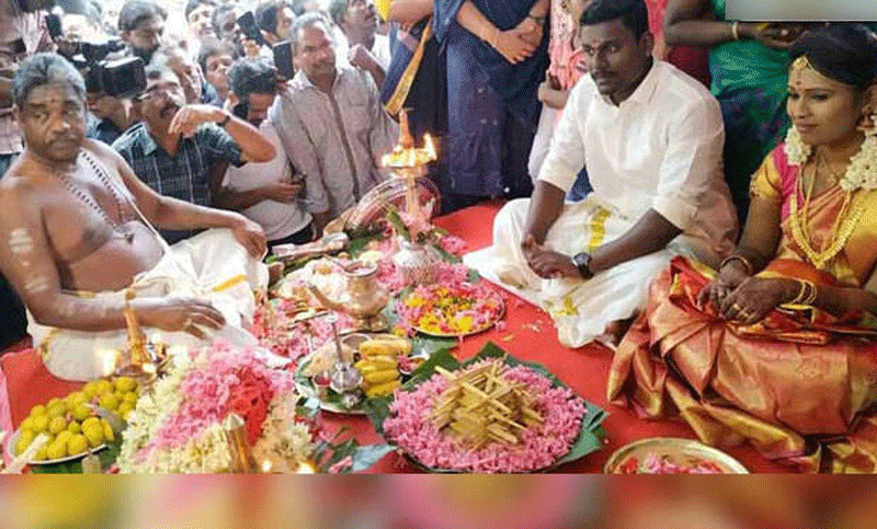 মসজিদে হিন্দু বিয়ে!