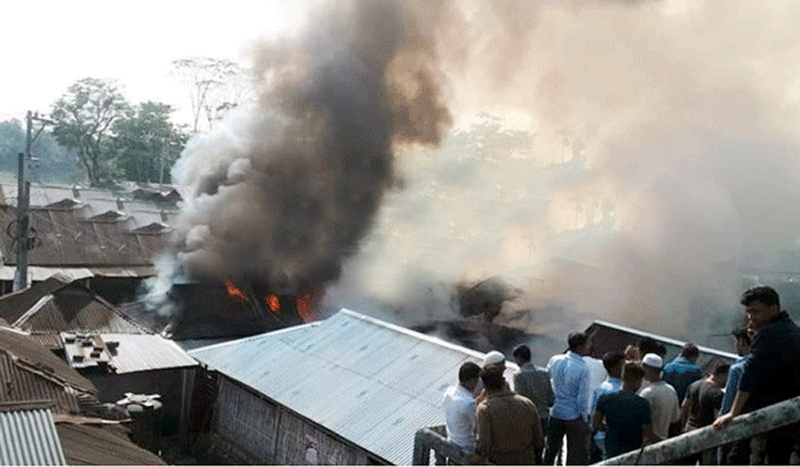 জকিগঞ্জে ভয়াবহ অগ্নিকাণ্ড, আড়াই কোটি টাকার ক্ষয়ক্ষতি