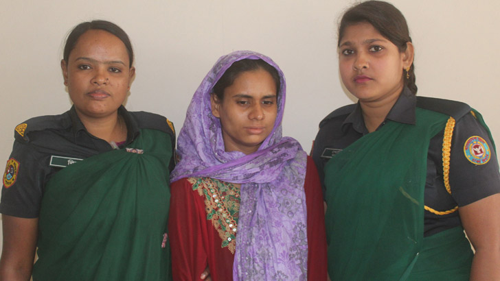 কেন্দ্রীয় কারাগারের ভেতরেও সক্রিয় প্রতারকচক্র