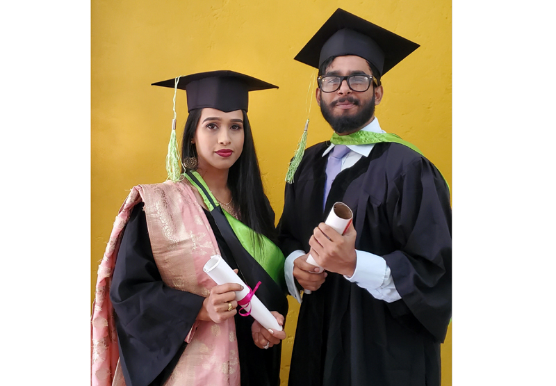 শাবিপ্রবির সমাবর্তন গ্র্যাজুয়েশন সম্মাননা গ্রহণ করলেন সাংবাদিকের দু’সন্তান