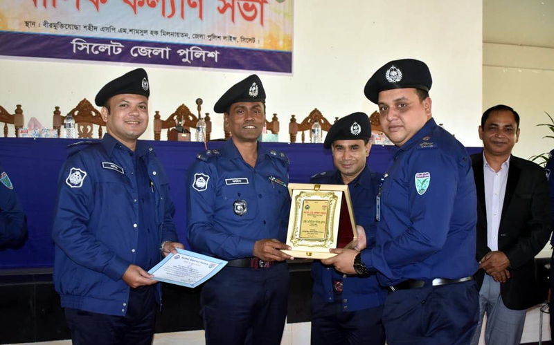 পুরুস্ককৃত হলেন সিলেটের অতিরিক্ত পুলিশ সুপার লুৎফর রহমান